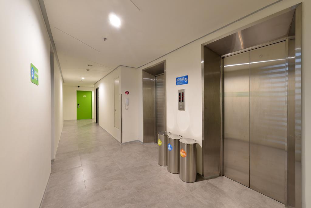 Pop! Hotel Timoho Джокьякарта Экстерьер фото